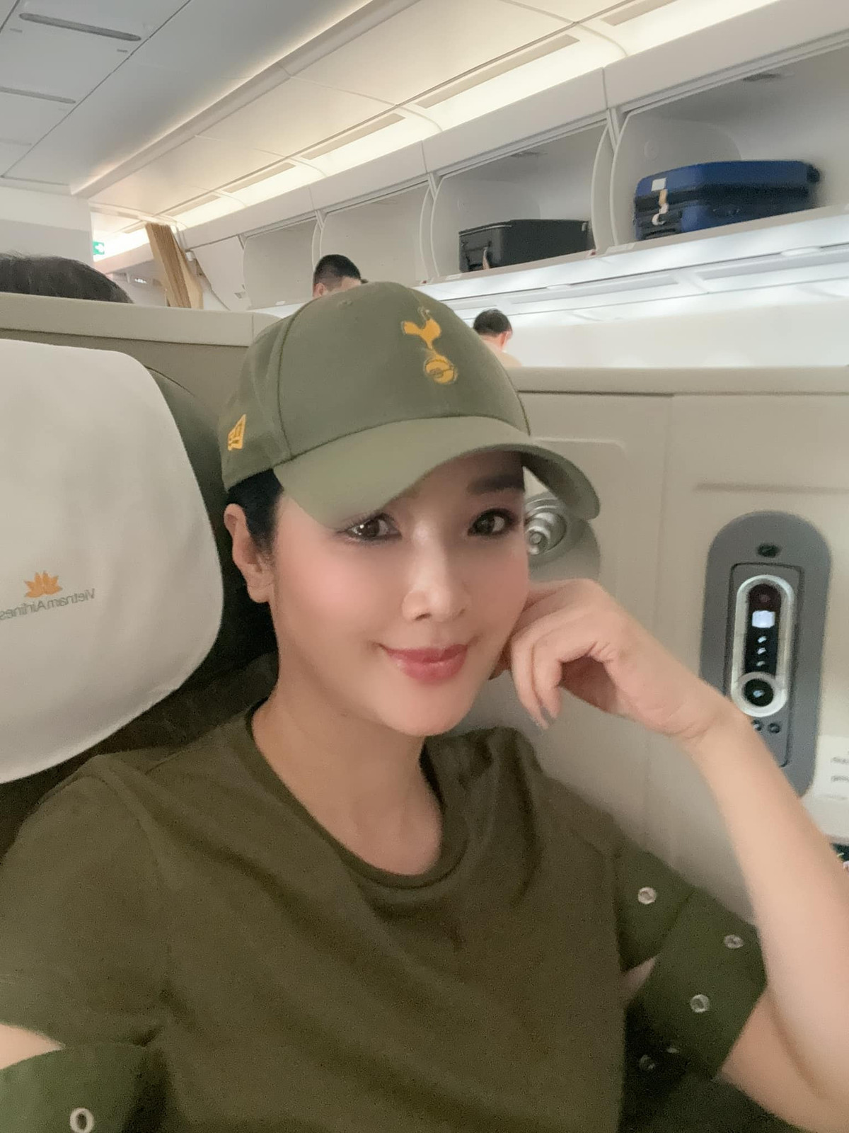 Giáng My cho biết mình không kiêng khem quá nhiều, thường chú trọng việc ăn đủ chất, nhiều vitamin và quan trọng là ăn vừa đủ no.