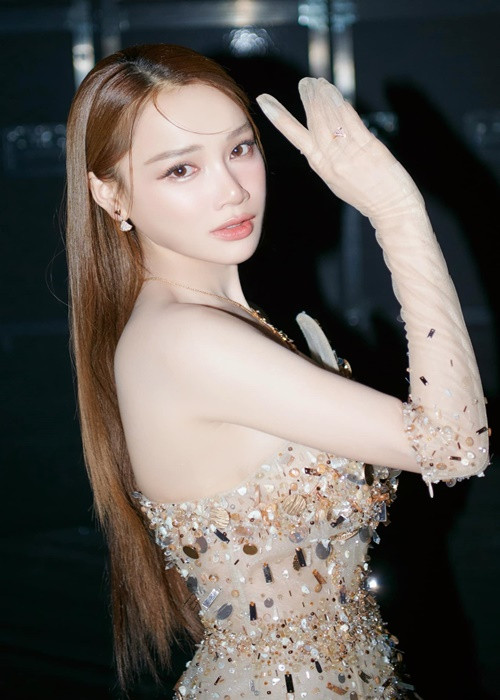 Diễn viên Nhã Phương không ăn cơm trắng 3 năm để giữ vóc dáng. Ảnh: FB Nhã Phương.