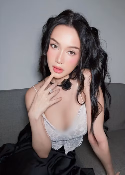 Sĩ Thanh cố gắng ăn uống, tập luyện để vòng nào ra vòng đó. Ảnh: FB Sĩ Thanh.