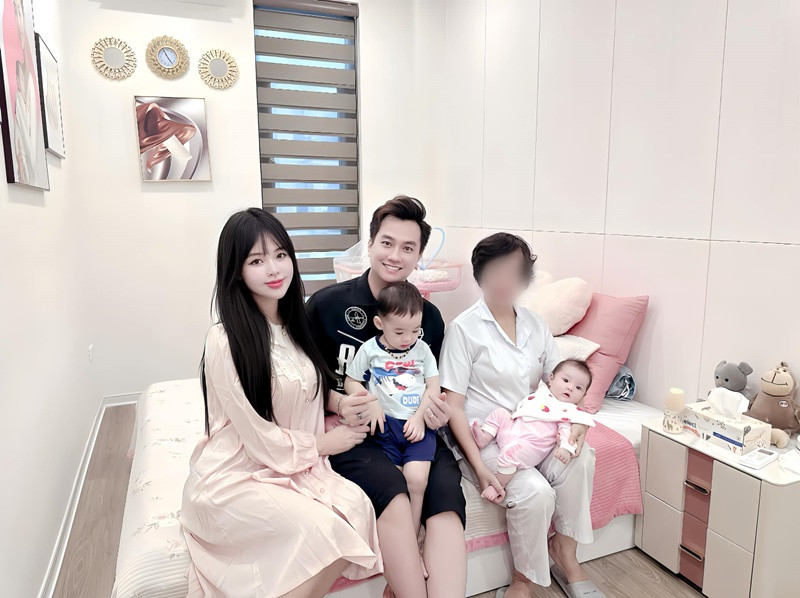 Nam diễn viên phim Phố trong làng hạnh phúc bên vợ đẹp con xinh. Ảnh: FB Lâm Diễm Quỳnh.