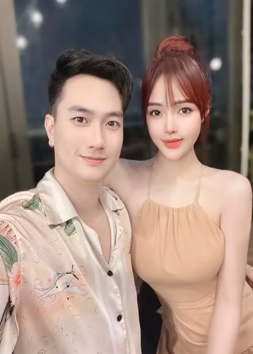 Anh Tuấn và vợ kém 11 tuổi bí mật hẹn hò trước khi về chung một nhà. Ảnh: FB Anh Tuấn.