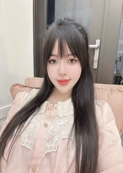 Vợ Anh Tuấn trẻ trung, rạng rỡ sau khi sinh con gái thứ hai vào tháng 8/2022. Ảnh: FB Lâm Diễm Quỳnh.