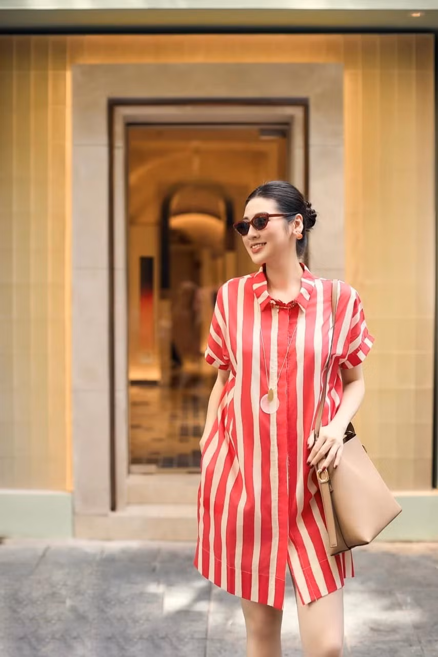 Kể từ khi lập gia đình, Tú Anh hạn chế hoạt động showbiz. Cô tham gia một số sự kiện về thời trang, mỹ phẩm và chuyển hướng kinh doanh. Thời gian phần lớn, á hậu tập trung cho gia đình, chăm sóc chồng con.