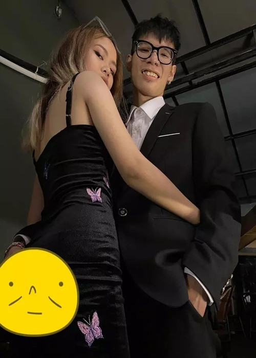 Ngày còn hẹn hò, MCK và Tlinh đăng tải một số hình ảnh nhạy cảm bên nhau. Ảnh: 2sao.