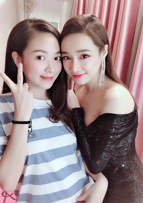 Kim Oanh chia sẻ trên Arttimes, Nhã Phương là người chị luôn cho cô những lời khuyên về công việc.