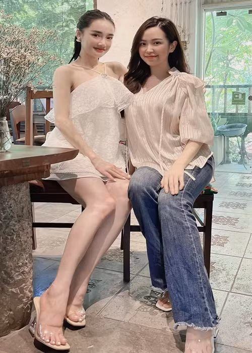 Kim Oanh kết hôn với nam diễn viên kiêm người mẫu Vũ Tuấn Việt vào đầu năm 2024.