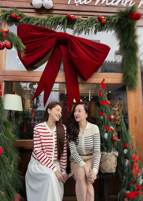Kim Oanh và Nhã Phương thân thiết nhiều năm qua.