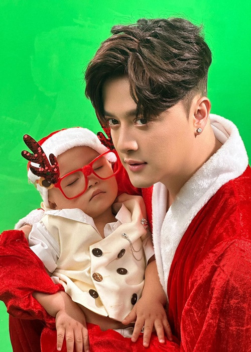 Tháng 1/2024, ca sĩ Cao Thái Sơn công khai có con trai đầu lòng ở Mỹ. Mới đây, nam ca sĩ cho biết, anh đã kết hôn với mẹ của con trai. Ảnh: FB Cao Thái Sơn.