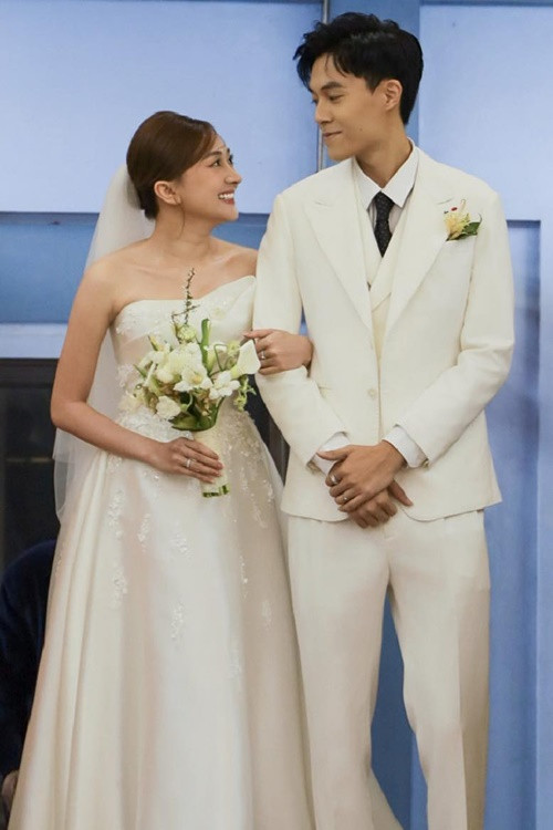 Phương Lan không giỏi bếp núc. Tuy nhiên, sau đám cưới, cô cố gắng nấu nướng. Ảnh: Arttimes.