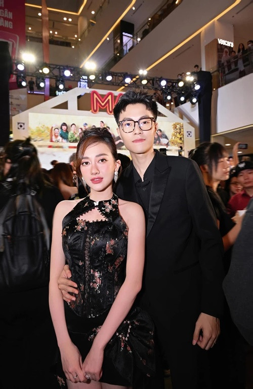 Chia sẻ trên Znews, Phương Lan cho biết, nguyên nhân cô và Phan Đạt chia tay vì không tìm được tiếng nói chung trong công việc lẫn cuộc sống. Ảnh: Znews.