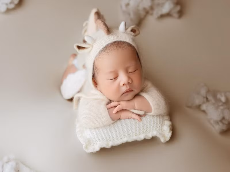 Quý tử nhà Vân Trang được khen là bản sao nhí của bố.