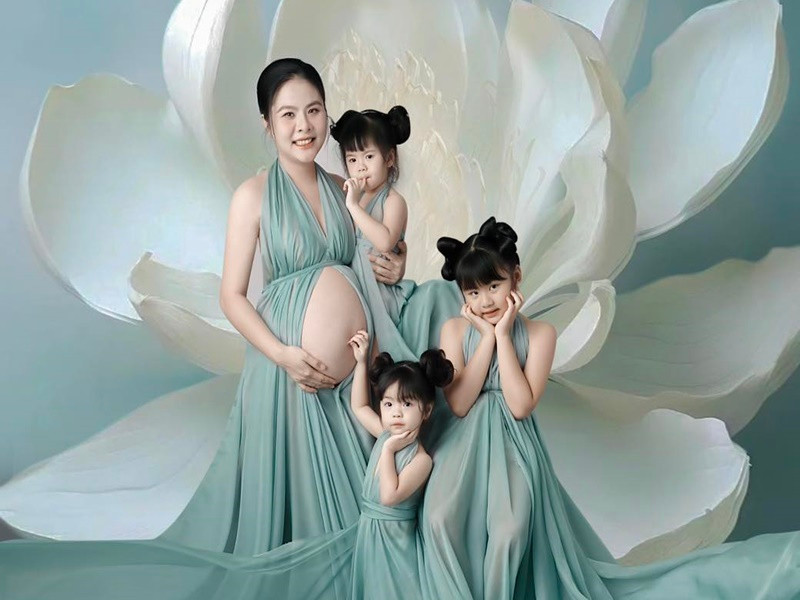 Vân Trang chia sẻ, bé Queenie rất ngoan, lanh lợi và thích ca hát.