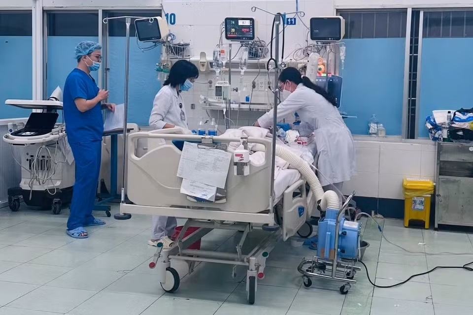 Nhận thấy người bệnh đang rơi vào trạng thái chết não tiềm năng, các bác sĩ đã kích hoạt toàn bộ hệ thống để đánh giá tình trạng bệnh nhân. Các cuộc họp được diễn ra liên tục bất kể ngày đêm để tìm ra phương án cứu chữa. Mọi nỗ lực bất thành, sau 3 lần đánh giá, hội đồng xác định bệnh nhân chết não hoàn toàn.