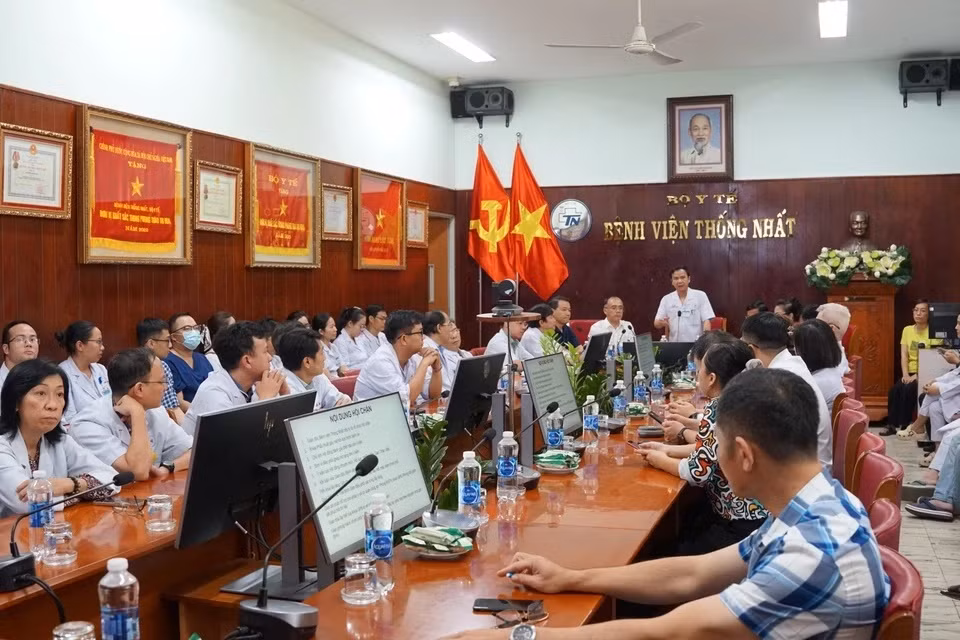 Toàn bộ quá trình là một cuộc chạy đua với thời gian của hàng trăm y bác sĩ tại cả 3 miền của Tổ quốc để thắp lên sự sống cho nhiều cuộc đời khác. “Một ngọn nến đã tắt đi nhưng rất nhiều ngọn nến khác đã được thắp lên, đây là nghĩa cử hết sức tốt đẹp”, PGS.TS Lê Đình Thanh, Giám đốc Bệnh viện Thống Nhất, chia sẻ.