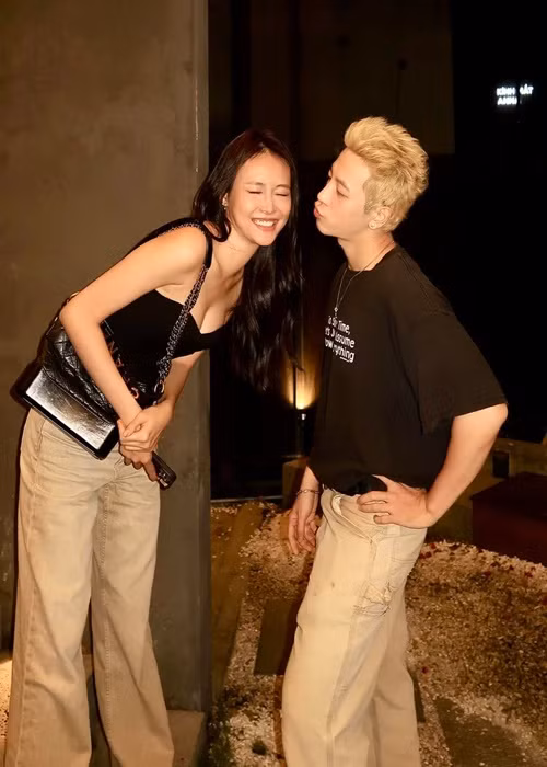 Tình cảm của vợ chồng Trương Mỹ Nhân ngày càng mặn nồng. Ảnh: FB Trương Mỹ Nhân.