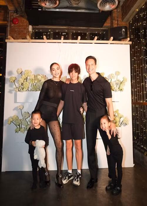 Mối quan hệ giữa Kim Lý và Hồ Ngọc Hà ngày càng gắn kết nhờ các con. Ảnh: Henrylisaleon.
