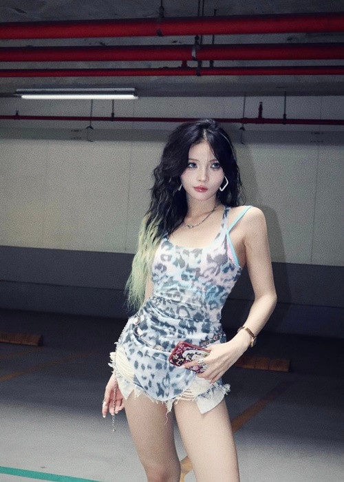 Dù đã tốt nghiệp Học viện vũ đạo Bắc Kinh, cô không có trong nhóm nhảy của bạn trai.