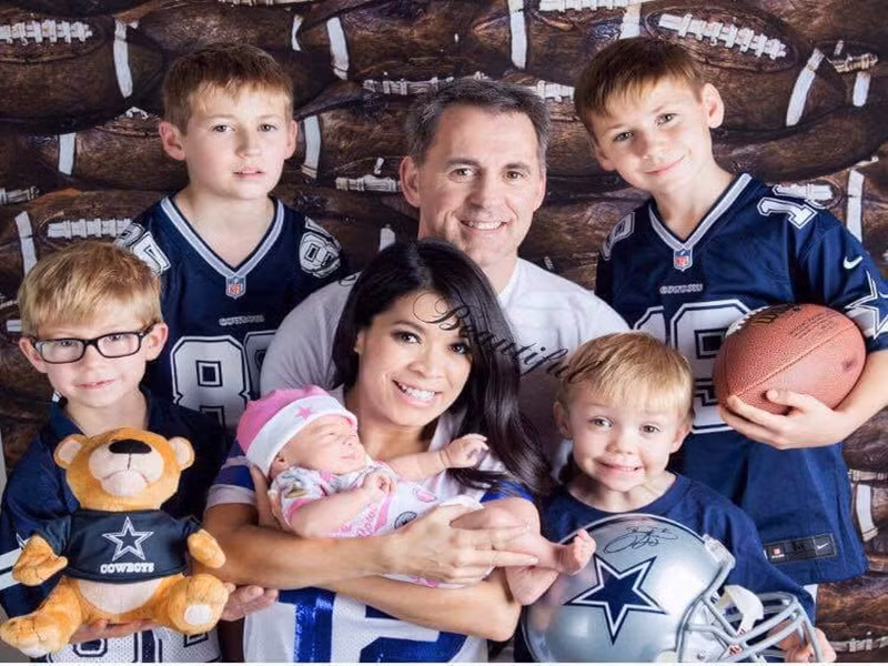 Chồng Bích Tuyền có 5 người con riêng. Ảnh: Phụ Nữ Việt Nam.