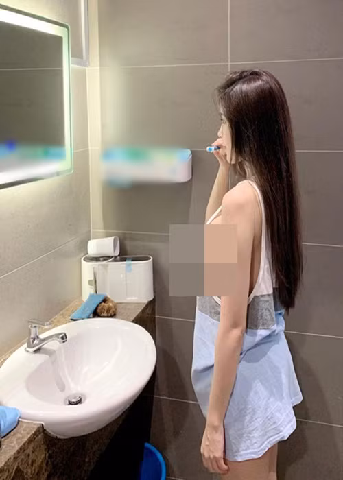 Hannah là hot girl thế hệ mới ở Malaysia. Cô nàng theo đuổi phong cách hở bạo.