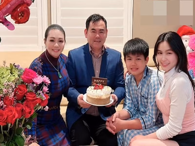 Dịp sinh nhật, gia đình Ngọc Huyền thường có bữa tiệc ấm cúng ngay tại nhà. Ảnh: FB Ngọc Huyền.