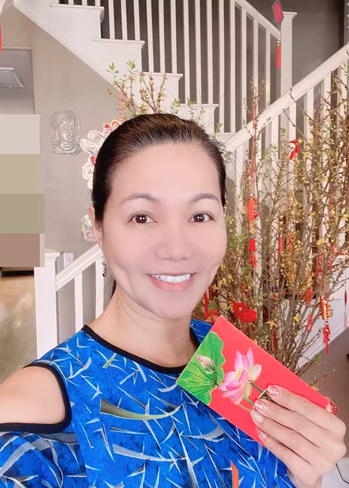 Nữ nghệ sĩ trang trí nhà cửa đậm chất xuân vào dịp Tết Nguyên đán. Ảnh: FB Ngọc Huyền.