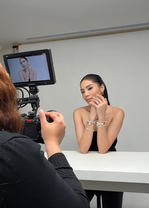 Kỳ Duyên giữ được năng lượng dù lịch trình hoạt động dày đặc. Ảnh: FB Kỳ Duyên.