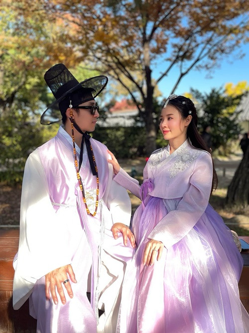 Midu và Minh Đạt tận hưởng cuộc sống hôn nhân ngọt ngào sau khi về chung một nhà. Ảnh: FB Midu.