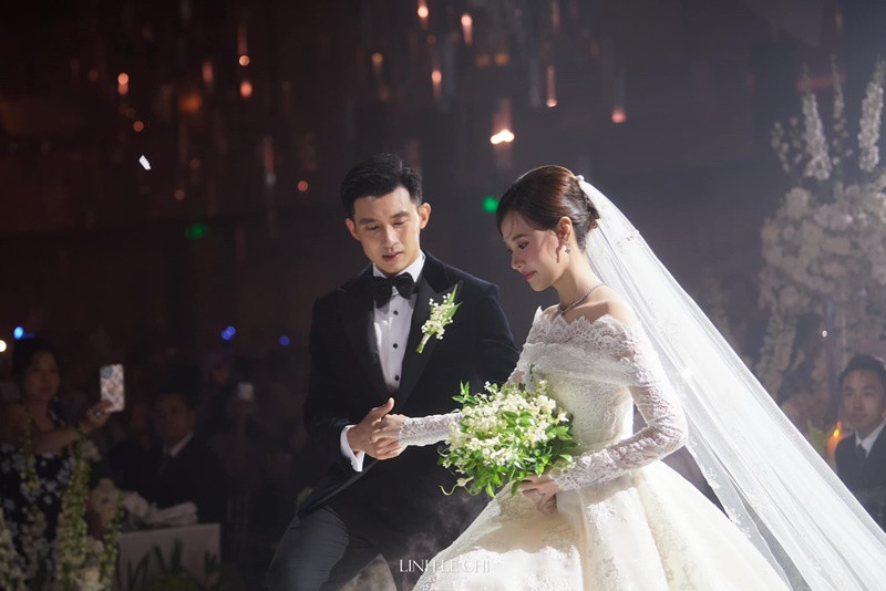 Midu kết hôn với Minh Đạt - thiếu gia của tập đoàn nhựa Duy Tân vào tháng 6/2024. Ảnh: FB Midu.