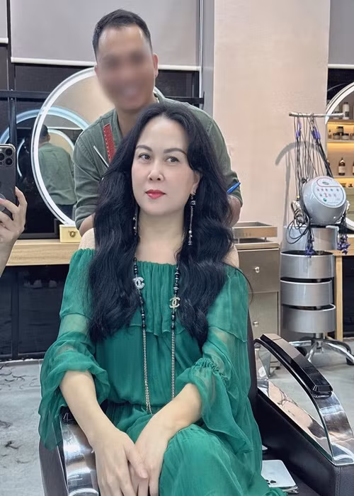 Tình cũ của Quách Ngọc Ngoan được khen ngày càng trẻ hơn tuổi thật. Ảnh: FB Phượng Chanel.