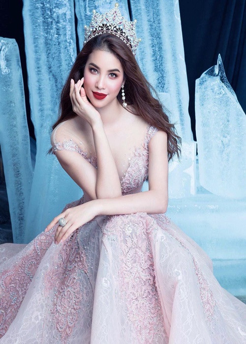 Trên mạng xã hội, có tin đồn bạn trai Phạm Hương là Bobby Phước Trần, CEO của một công ty sáng lập, điều hành trên nhiều lĩnh vực xuất - nhập khẩu hàng hóa, xe hơi từ Mỹ sang châu Á, khu nghỉ dưỡng, đầu tư hỗ trợ các doanh nghiệp mới thành lập. Bobby Phước Trần từng ly hôn và có hai con riêng. Ảnh: Instagram Phạm Hương.