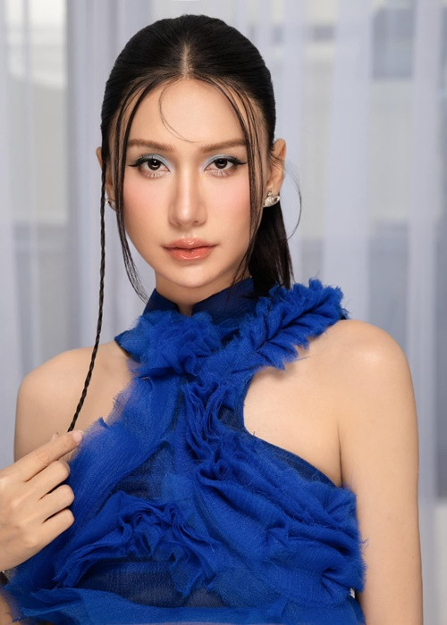 Vào tháng 3/2024, được động viên thi nhan sắc, Lynk Lee bày tỏ, cô không tự tin nếu trình diễn trang phục bikini.