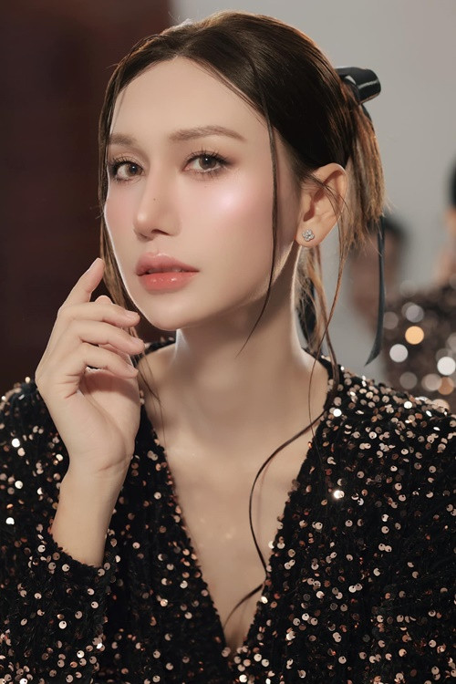  Lynk Lee (Tô Ngọc Bảo Linh) vừa xuất hiện trong buổi tuyển sinh Miss International Queen Vietnam 2025 - Hoa hậu Chuyển giới Việt Nam 2025.