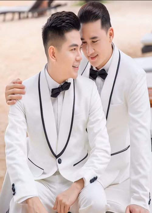 Hà Trí Quang và bạn đời lo tất cả chi phí máy bay khứ hồi, ăn ở 2 đêm với chi phí 10 triệu/villa/một đêm trong resort cho 60 khách mời.