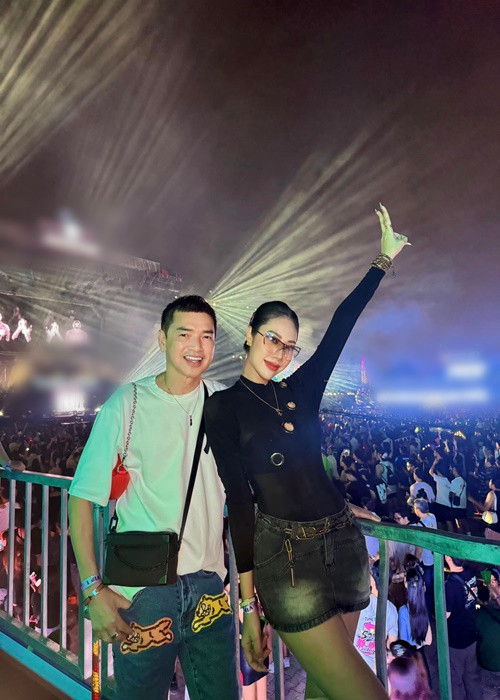 Quang Minh và bạn gái mới hẹn hò hơn 1 năm qua.