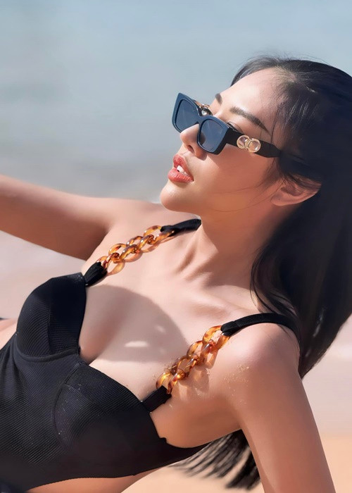 Tuy nhiên, cô có mối quan hệ khá thân thiết với nhiều nghệ sĩ như Cao Thái Sơn, Diệp Lâm Anh.