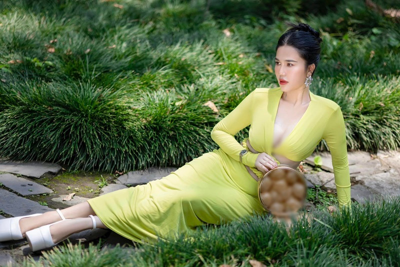 Chị gái Ngọc Trinh chiều cao khiêm tốn nhưng lại có số đo ba vòng chuẩn.