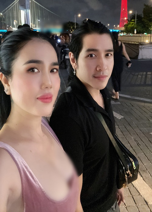 Cuối năm 2019, chị gái Ngọc Trinh hạ sinh con gái cho Tiêu Quang. Trong thời gian Ngọc Bích mang thai, Tiêu Quang yêu thương, phụ giúp vợ làm tất cả việc nhà. Ngọc Bích cũng hạnh phúc vì được bố mẹ chồng quan tâm.