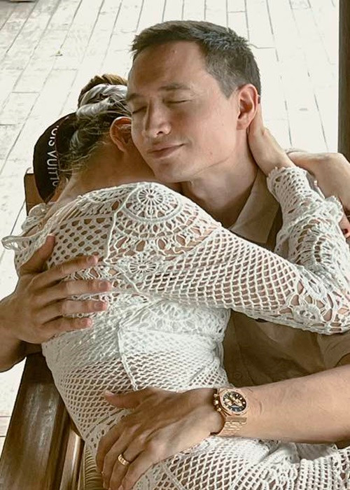 Dù gắn bó đã được 7 năm, có hai con chung, Hồ Ngọc Hà và Kim Lý vẫn mặn nồng bên nhau như ngày mới yêu. Ảnh: FB Hồ Ngọc Hà.