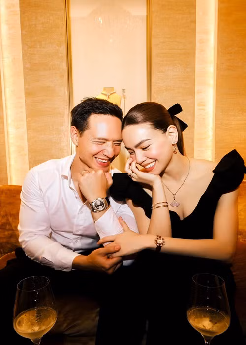 Người hâm mộ mong chờ đám cưới của Hồ Ngọc Hà. Về phần mình, nữ ca sĩ không ít lần bày tỏ bản thân không thích làm đám cưới. Người Lao Động dẫn lời Hà Hồ: "Tôi chắc chắn là không thích đám cưới, vì cái gì trọn vẹn quá tôi cứ sợ điều gì đó xảy ra". Ảnh: FB Hồ Ngọc Hà.