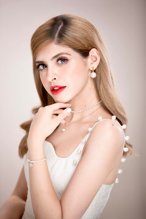 An Tây (Andrea Aybar) mang dòng máu Tây Ban Nha. Năm 2 tuổi, cô theo bố về Việt Nam sinh sống. Ảnh: FB Andrea Aybar.