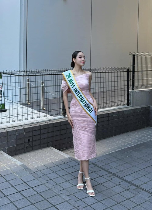 Thanh Thủy chia sẻ trên trang cá nhân về chiến thắng của mình: "Thủy thực sự vô cùng biết ơn và tự hào khi được quý vị khán giả, người hâm mộ tin tưởng, trao cơ hội đại diện cho hai chữ Việt Nam, mang theo hình ảnh, tinh thần kiên cường của con người Việt để thi đấu, cống hiến trên đấu trường quốc tế". Ảnh: FB Thanh Thủy.