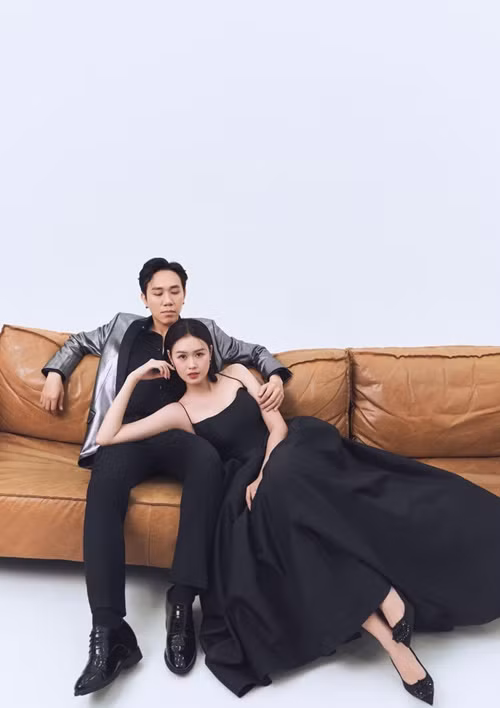 Về chung một nhà, cả hai muốn tận hưởng cuộc sống vợ chồng son nên chưa vội sinh con. Ảnh: FB Anh Đức.