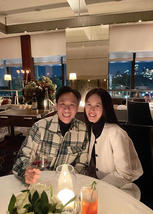 Quỳnh Anh viết lời có cánh cho Anh Đức dịp sinh nhật: "Gửi ngàn lời yêu thương đến chồng yêu. Vợ chúc anh tất cả, đạt hết những điều mà bản thân ấp ủ, em luôn cổ vũ, ủng hộ và “làm phiền” anh hết mình...". Ảnh: FB Anh Đức.