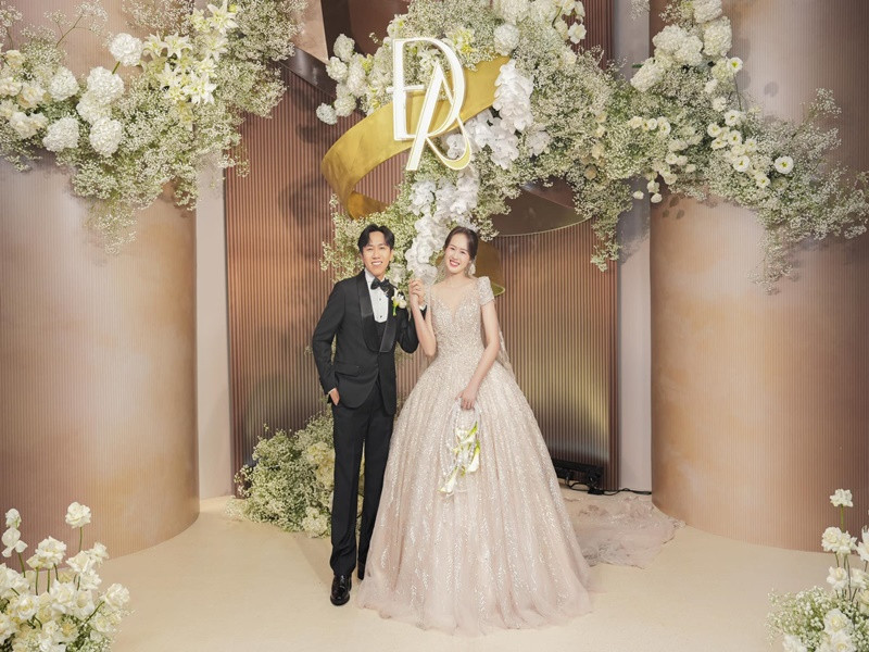 Cặp đôi diễn viên Anh Đức - Quỳnh Anh tổ chức đám cưới vào tháng 9/2024. Ảnh: FB Anh Đức.