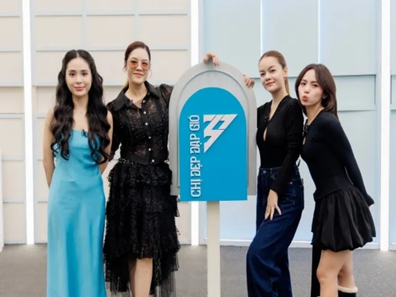 Thu Phương quyết tâm mời Kiều Anh về đội: “Chị rất hiểu giọng hát, khả năng đặc biệt của em. Chị cũng biết quá trình nhiều năm nay em đã tích lũy được gì. Nên chị rất muốn chúng ta có thể lại tiếp tục làm việc chung”. Phía Kiều Anh lập tức đồng ý về đội của Thu Phương. Ảnh: VTV.