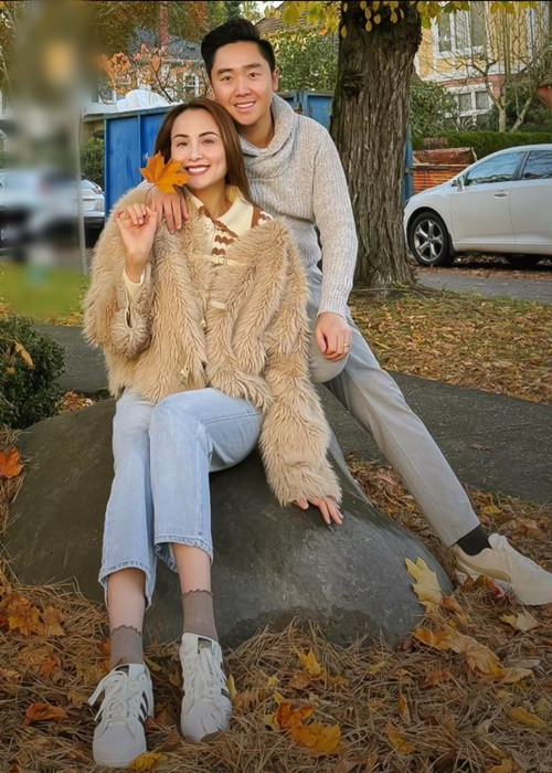 Diễm Hương và chồng kém tuổi mặn nồng hơn sau khi về chung một nhà.