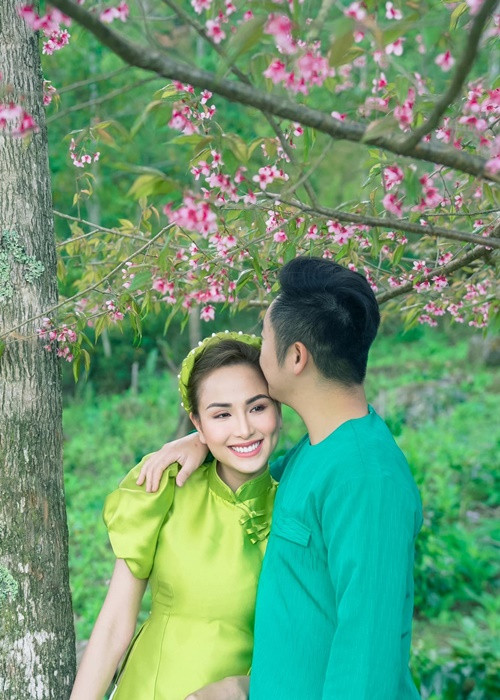 Thanh Duy là fan của Hoa hậu Diễm Hương trước khi cả hai hẹn hò. Cuối năm 2023, Diễm Hương sang Canada. Cô kết hôn với Thanh Duy vào tháng 1/2024.