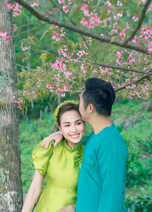 Thanh Duy là fan của Hoa hậu Diễm Hương trước khi cả hai hẹn hò. Cuối năm 2023, Diễm Hương sang Canada. Cô kết hôn với Thanh Duy vào tháng 1/2024.