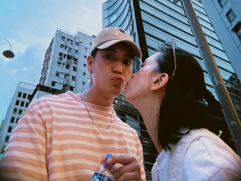 "Chúc người đàn ông tuyệt vời tuổi mới gặt hái thêm nhiều thành công, luôn vui vẻ và mãi hoàn hảo như thế bên vợ nhé. Mình hãy cùng nhau già đi chồng nhé!", Ngô Thanh Vân chia sẻ.