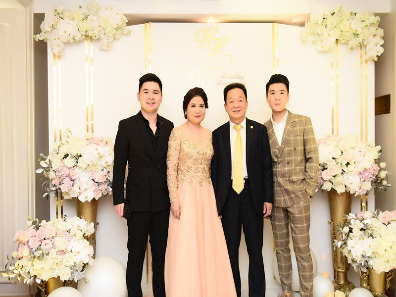 Hôn nhân của bố mẹ chồng Đỗ Mỹ Linh rất hạnh phúc. Ảnh: FB Đỗ Vinh Quang.